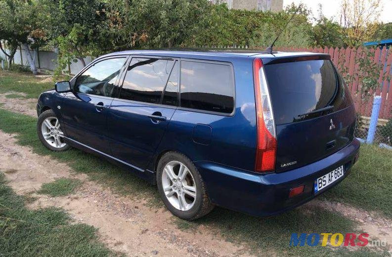 2004' Mitsubishi Lancer photo #2