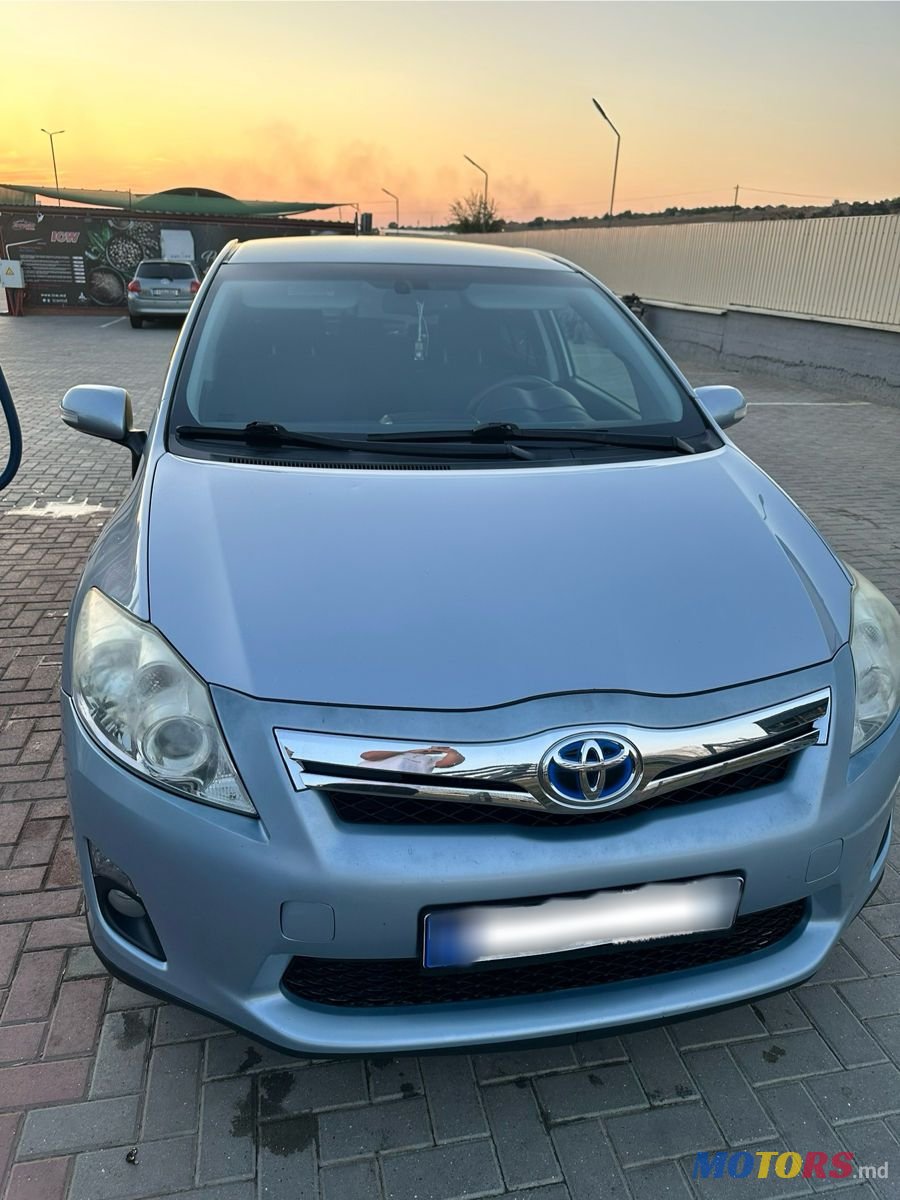 2010' Toyota Auris photo #2