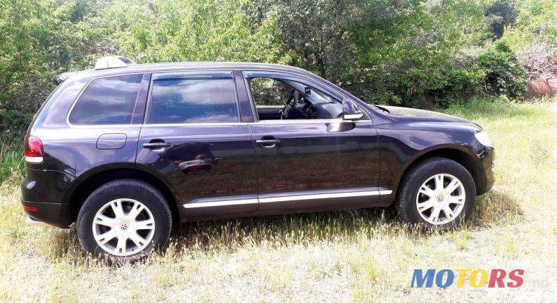 2007' Volkswagen Touareg photo #1