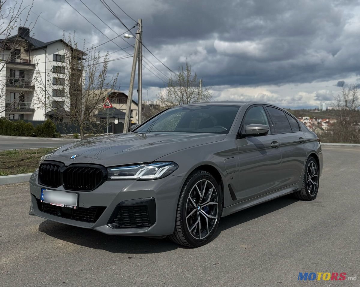 2021' BMW 5 Series photo #2