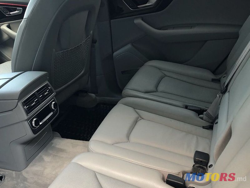 2015' Audi Q7 photo #5