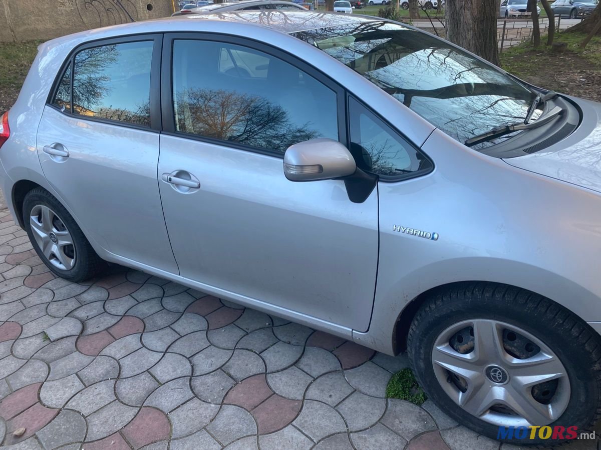 2010' Toyota Auris photo #2