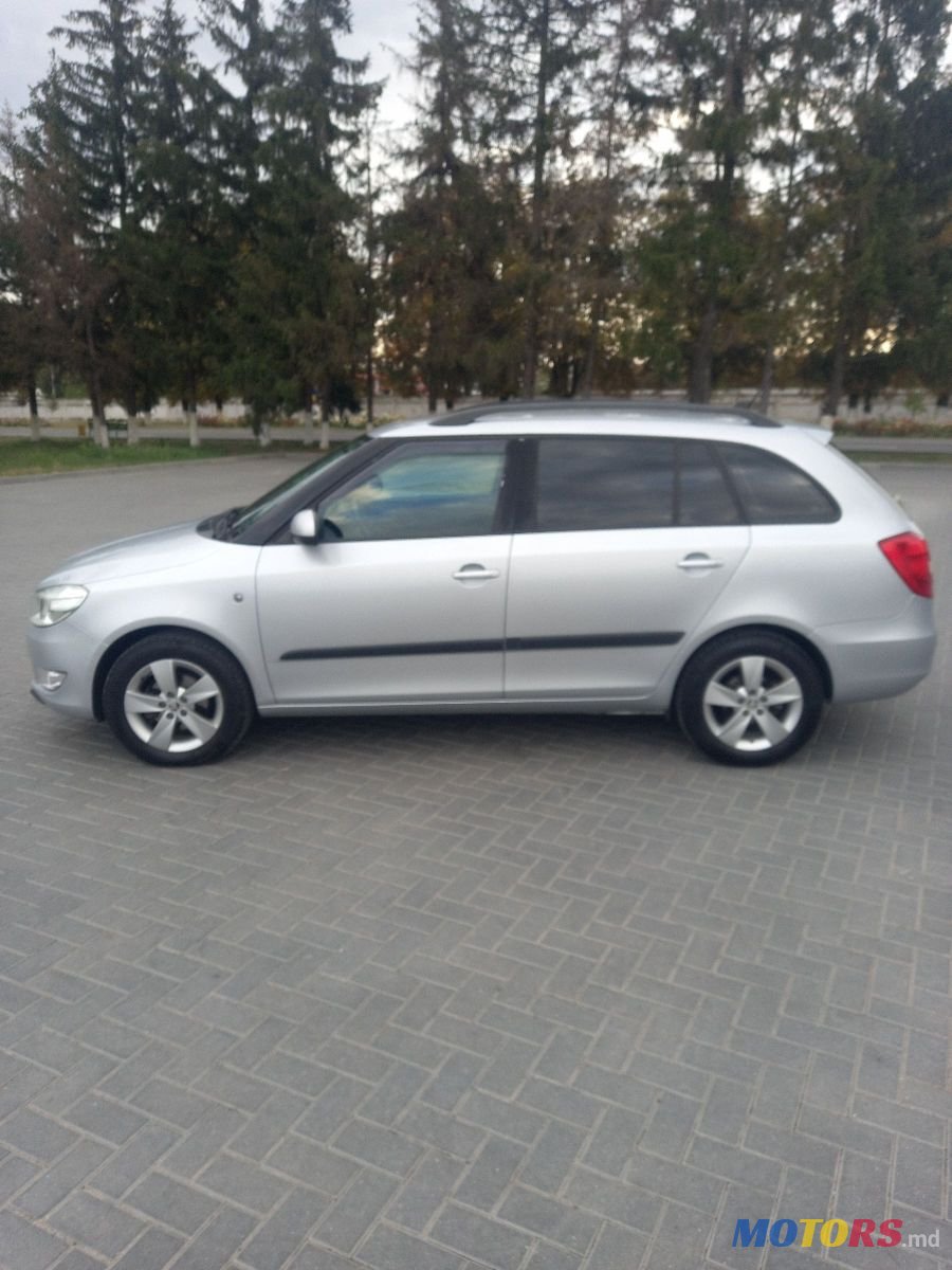 2013' Skoda Fabia photo #3