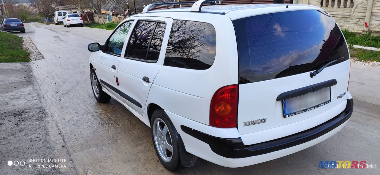 2001' Renault Megane photo #3