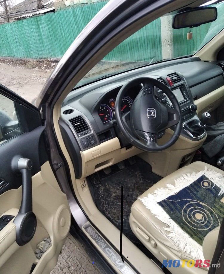 2010' Honda CR-V photo #4