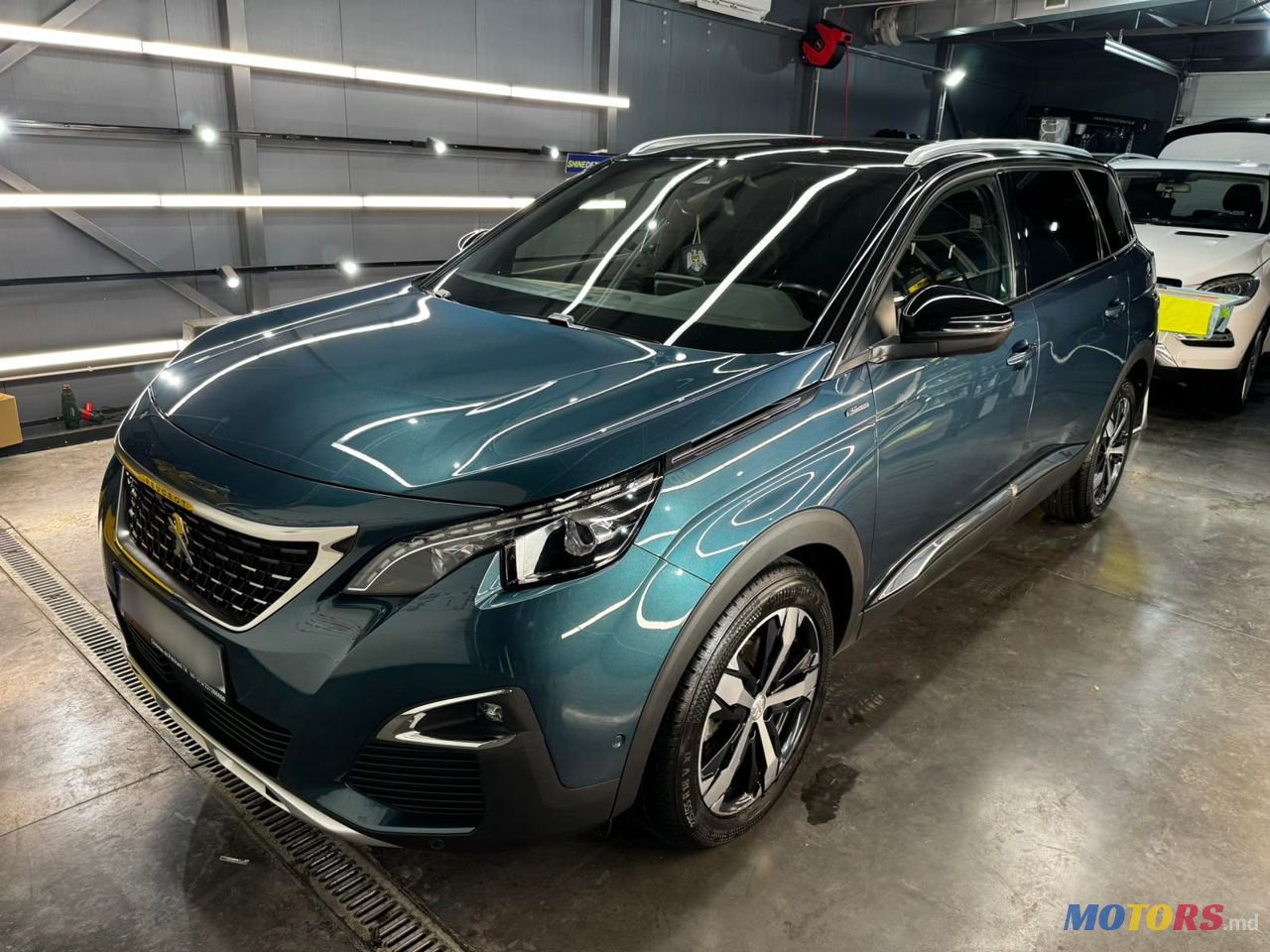 2019' Peugeot 5008 photo #1