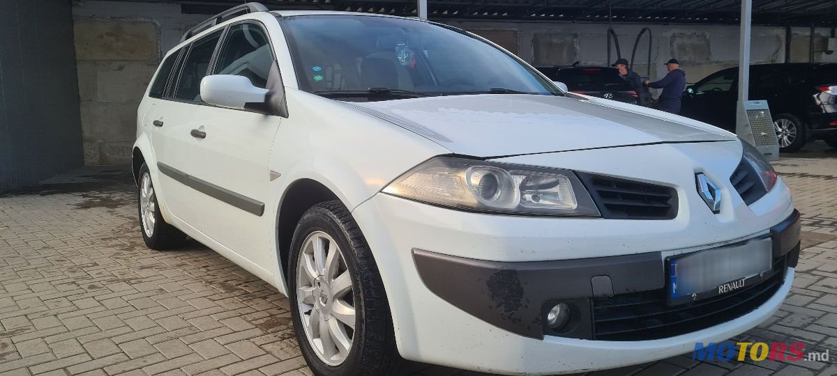 2008' Renault Megane photo #2