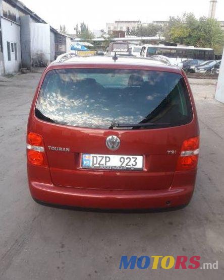 2006' Volkswagen Touran photo #2