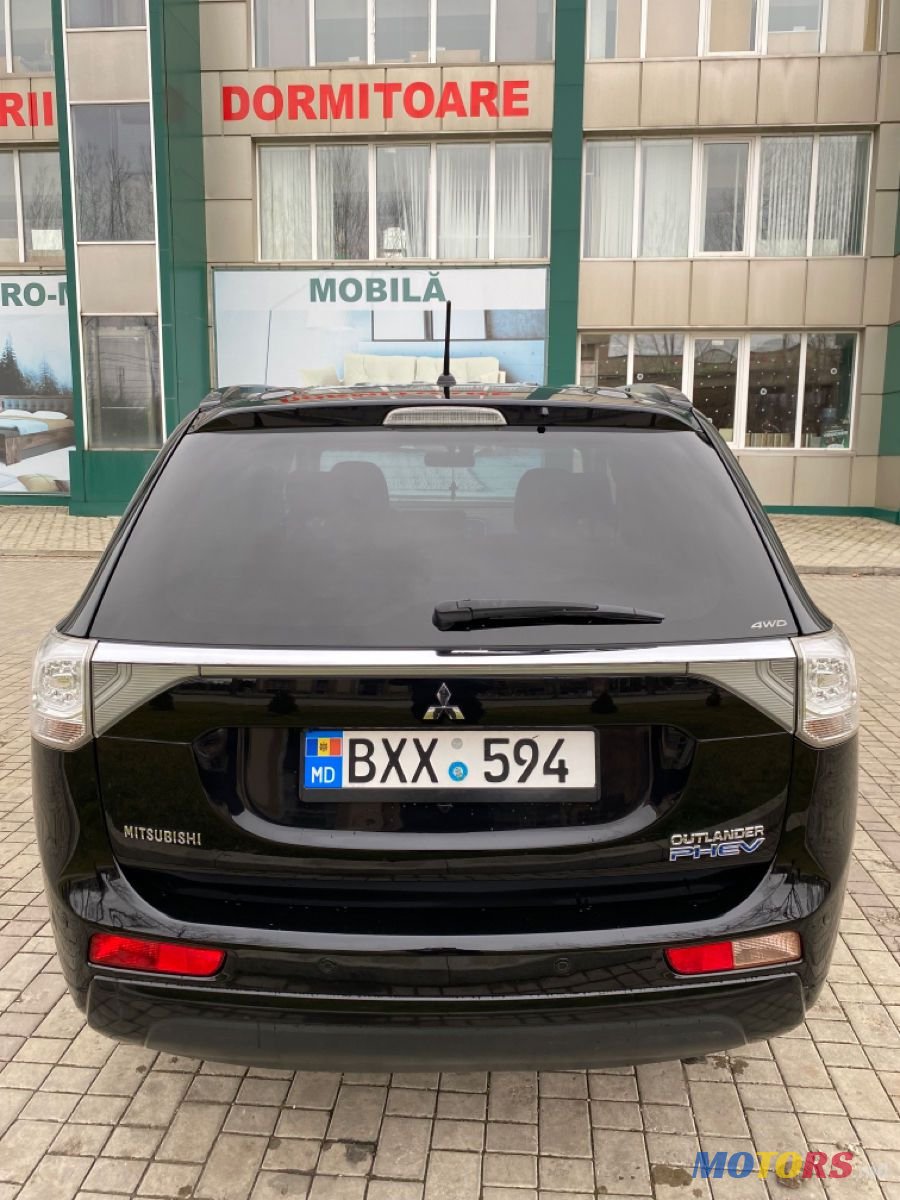 2013' Mitsubishi Outlander photo #4