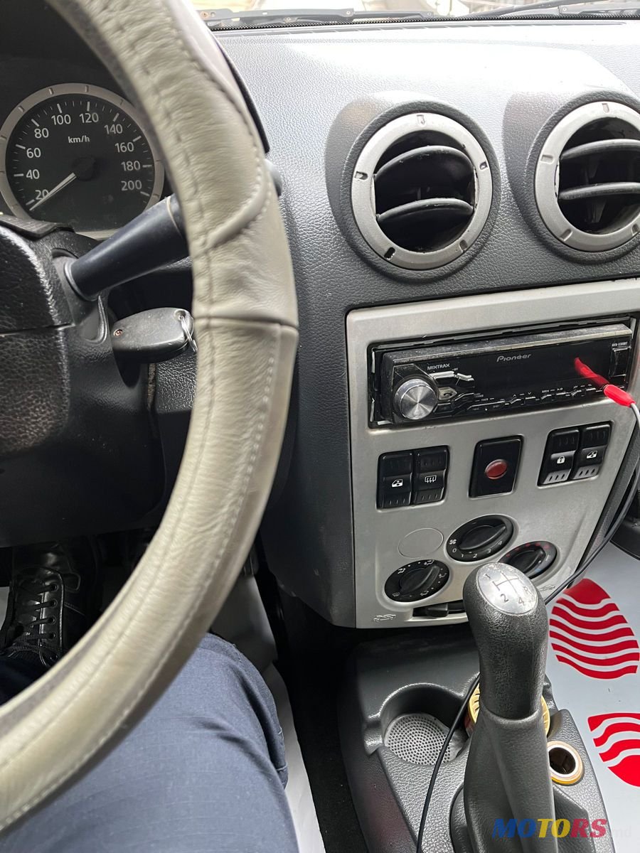 2007' Dacia Logan photo #5