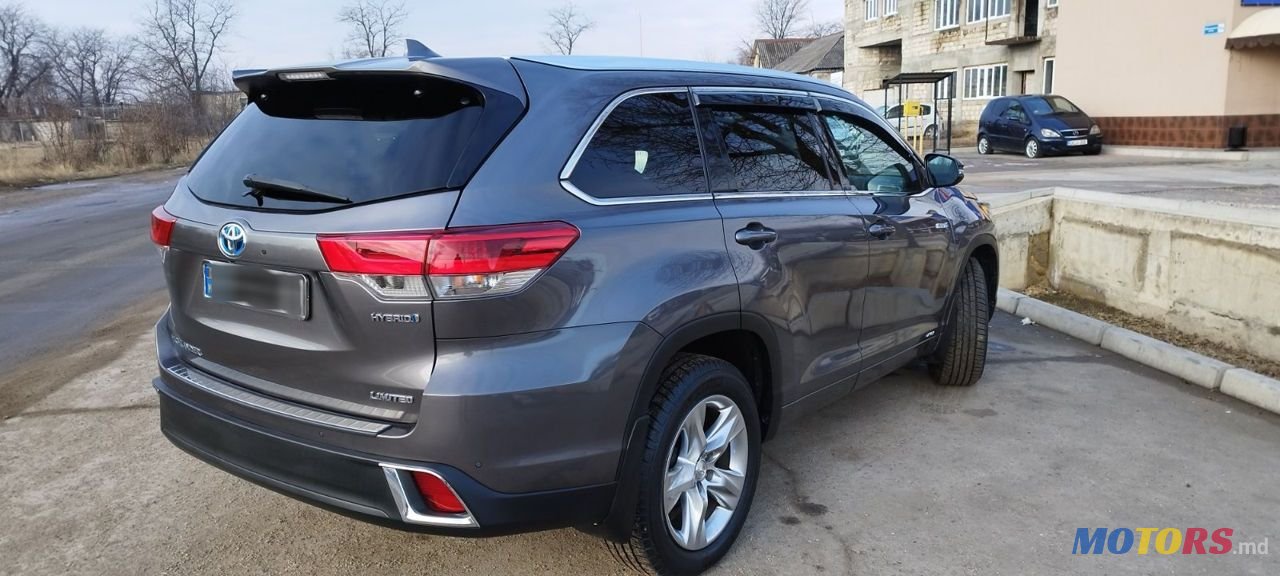 2017' Toyota Highlander photo #1