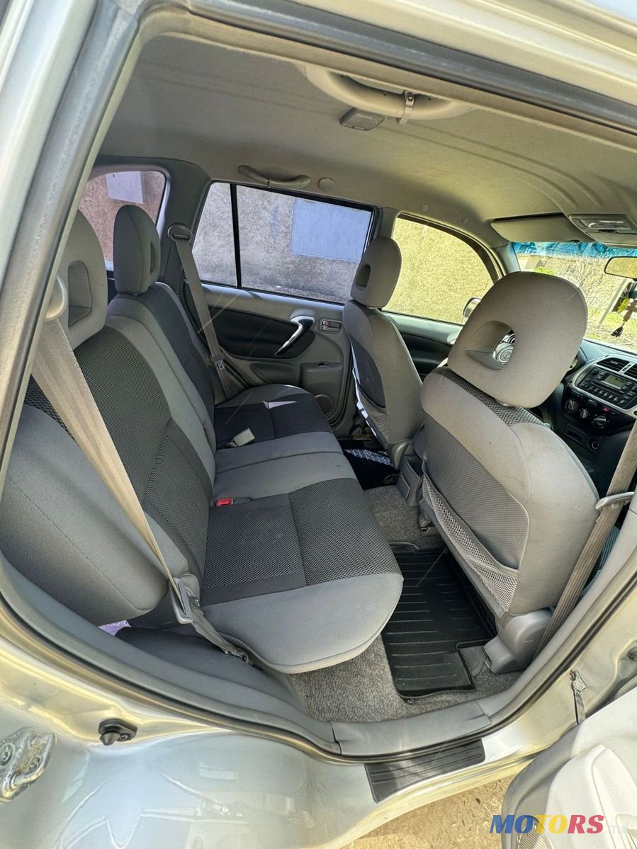 2001' Toyota RAV4 photo #3