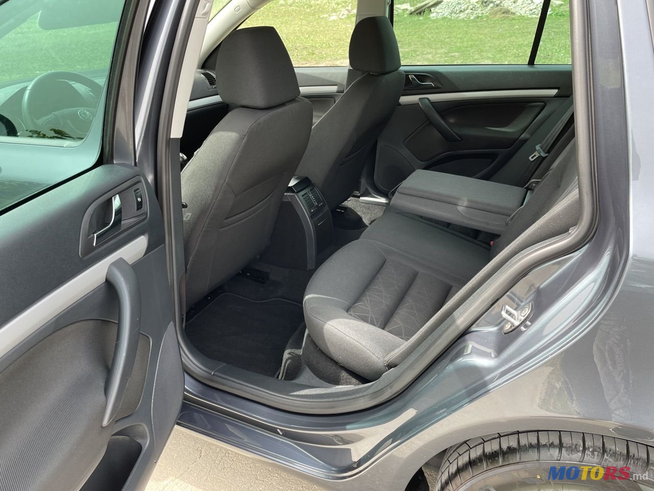 2012' Skoda Octavia photo #6