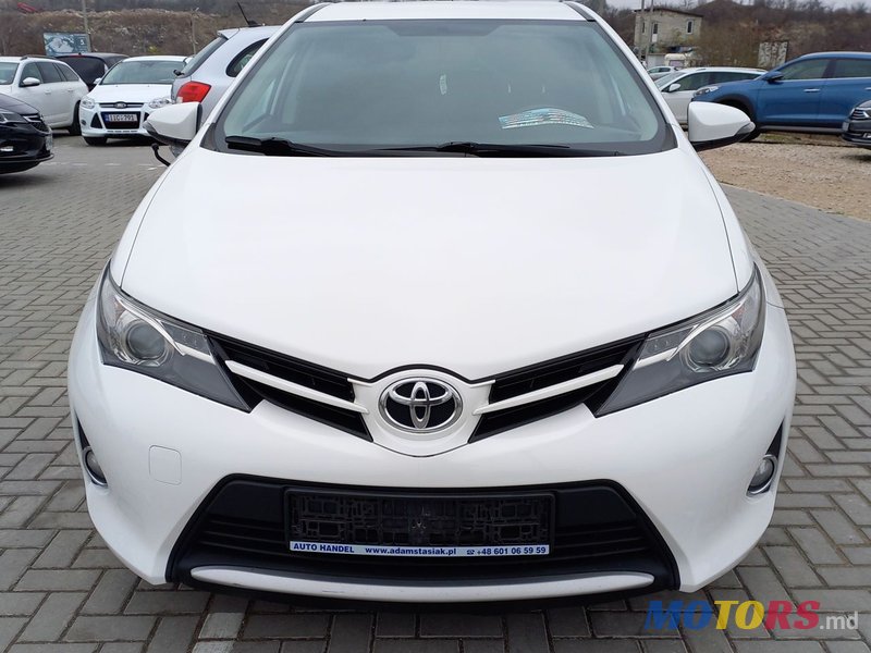 2015' Toyota Auris photo #1