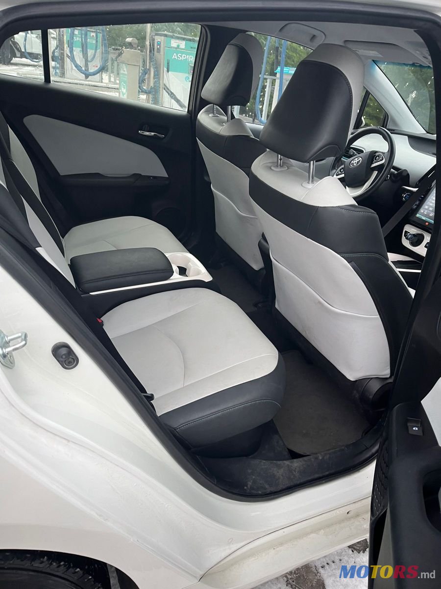 2017' Toyota Prius Prime photo #6