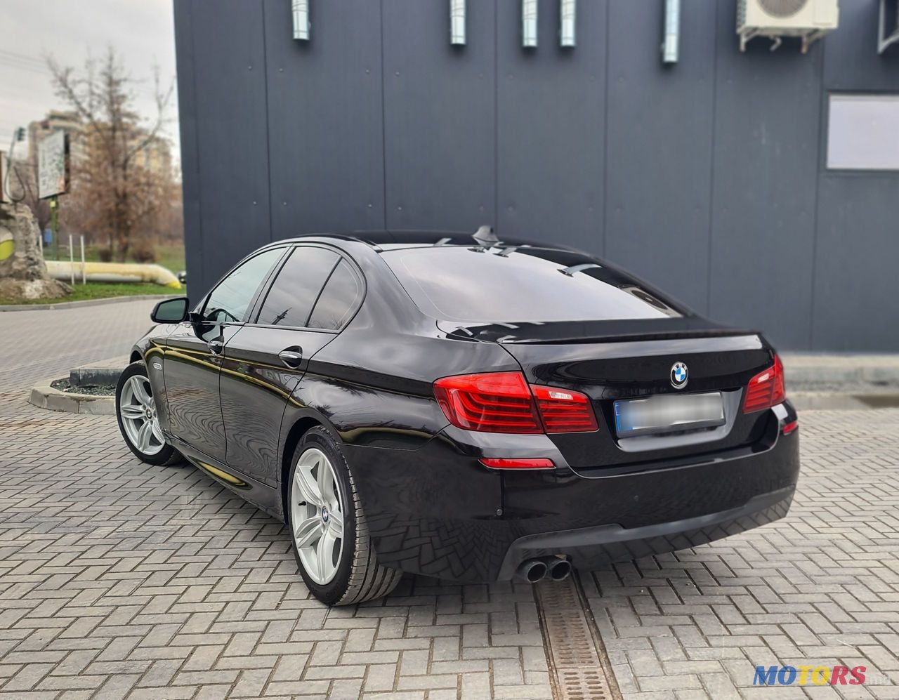 2016' BMW 5 Series photo #3