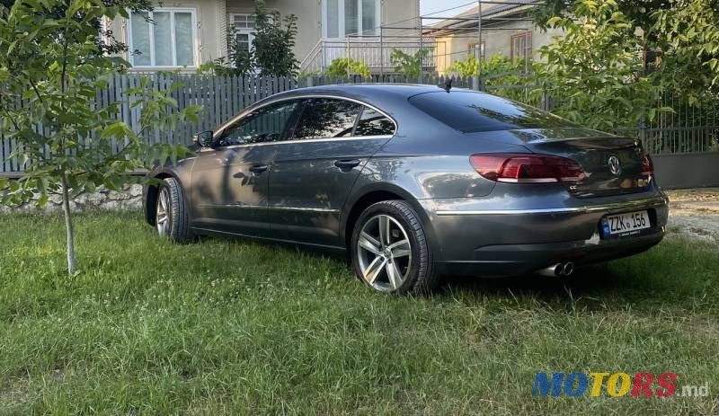 2013' Volkswagen Passat photo #4