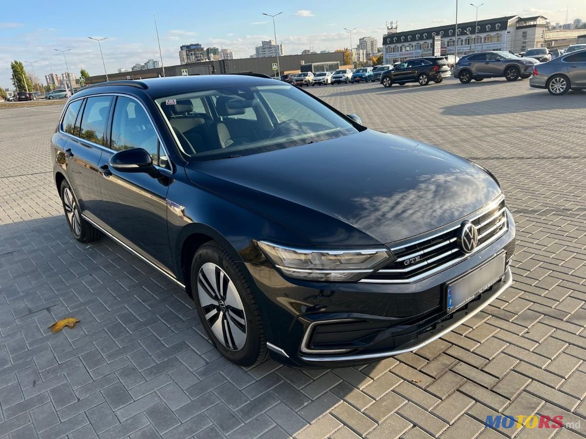 2020' Volkswagen Passat photo #2