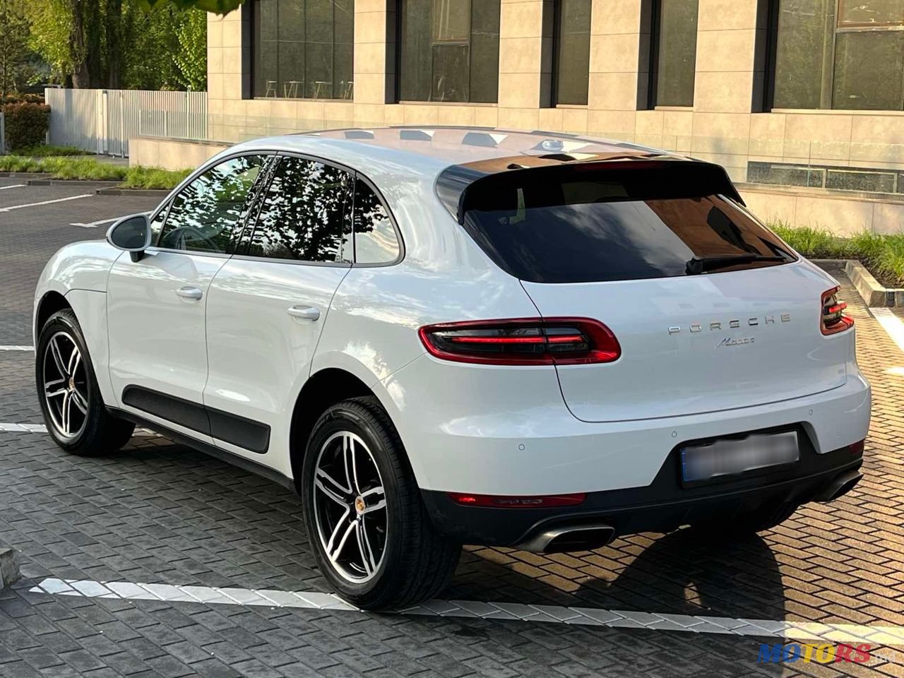2018' Porsche Macan photo #3