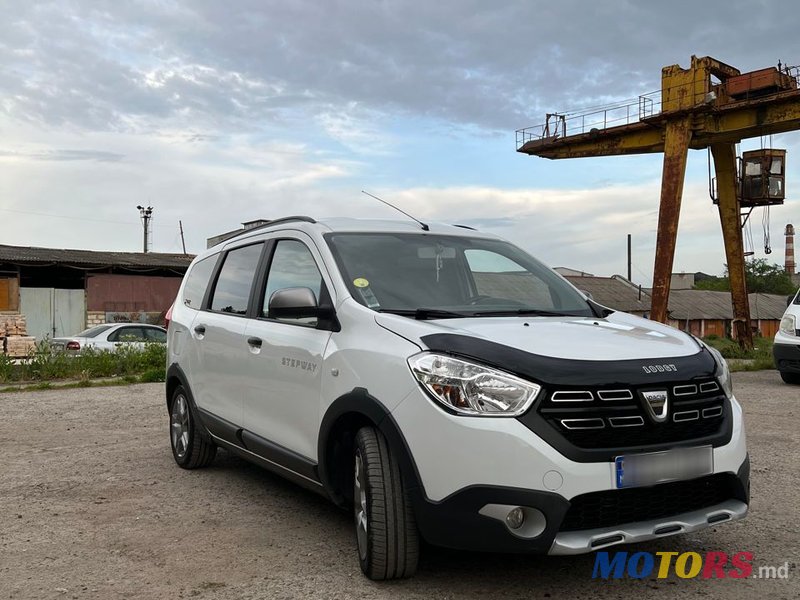 2018' Dacia Lodgy photo #5