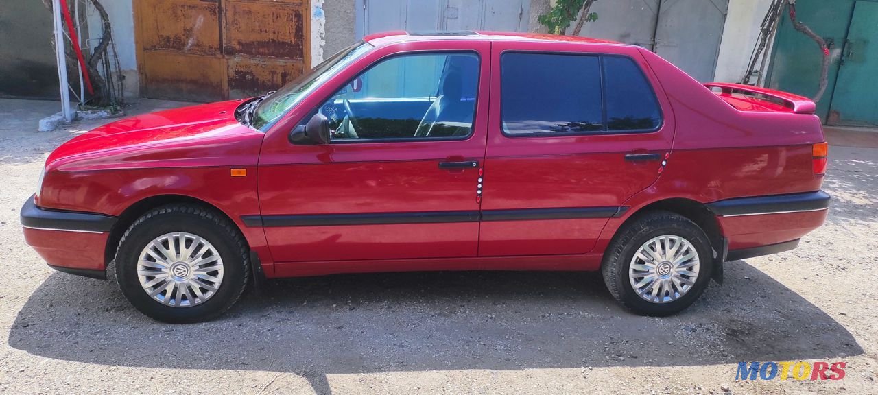 1995' Volkswagen Vento photo #5