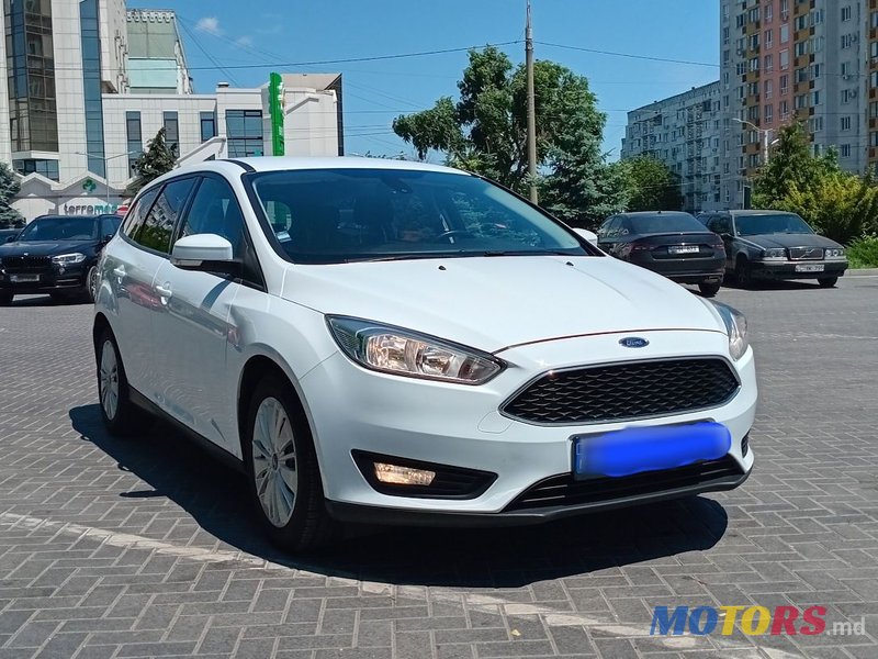 2016' Ford Focus photo #2