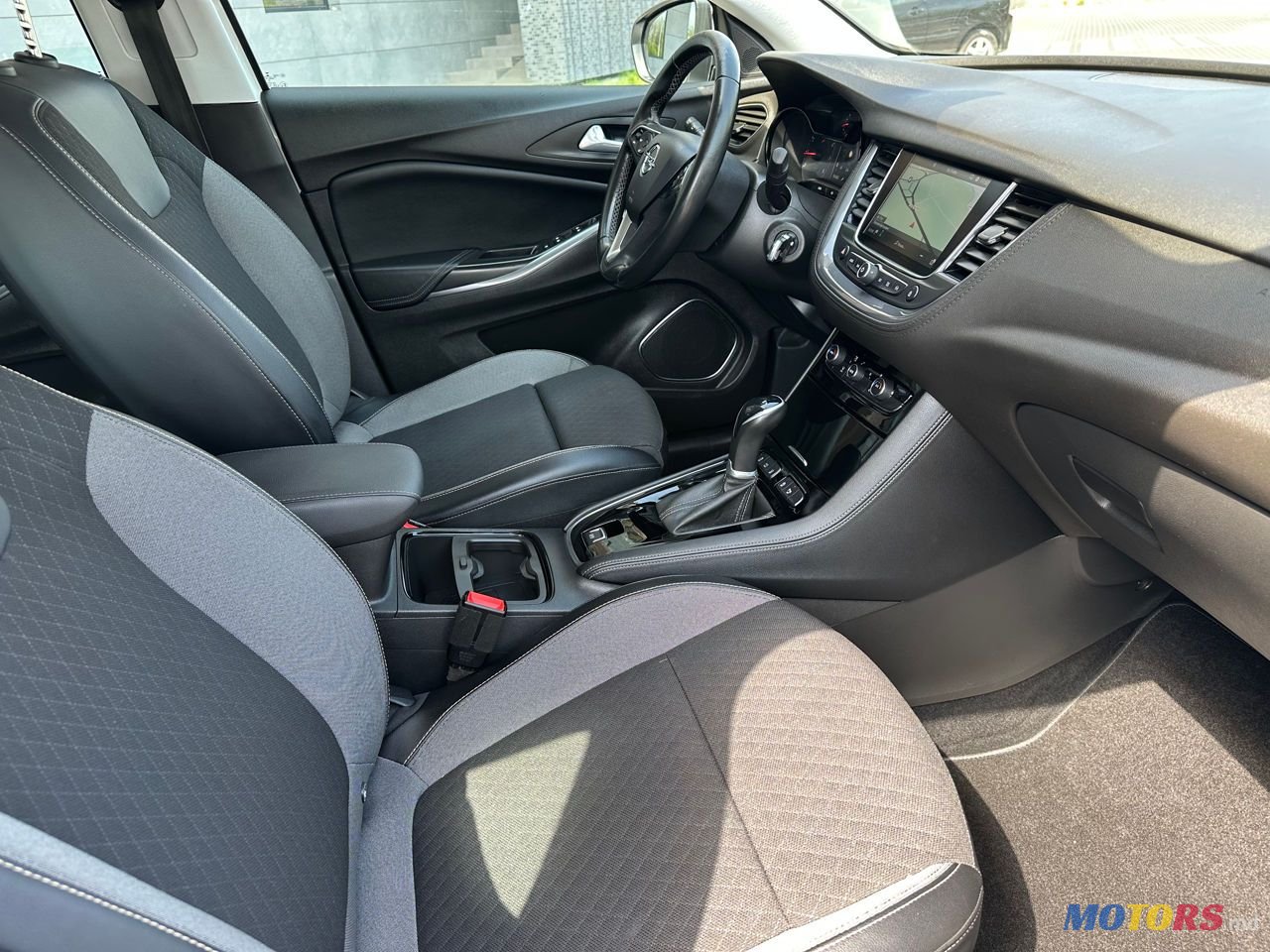 2020' Opel Grandland X photo #6