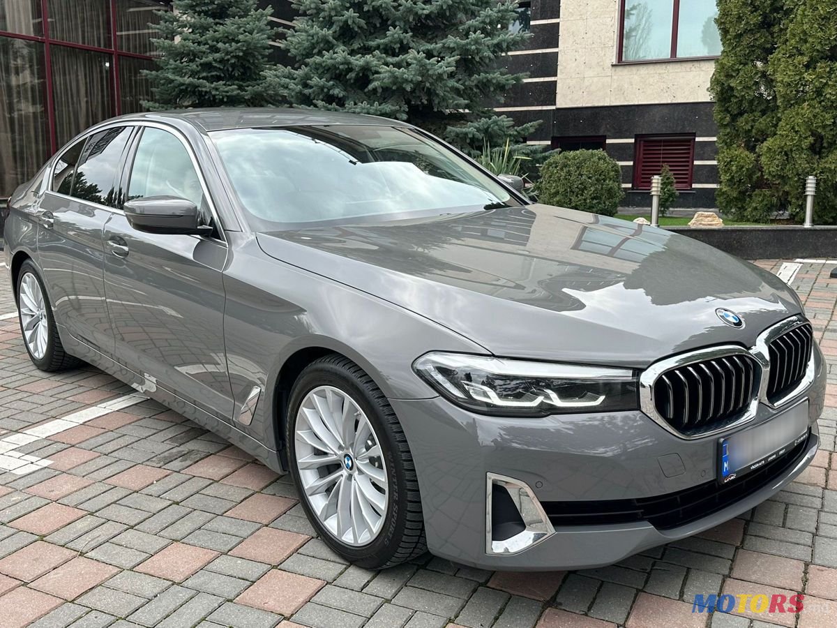 2021' BMW 5 Series photo #3