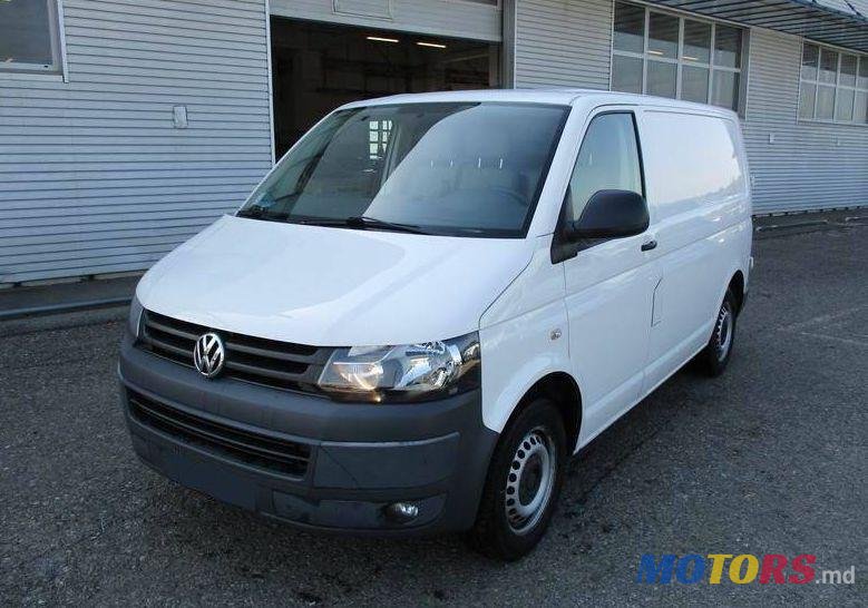 2011' Volkswagen Transporter photo #2