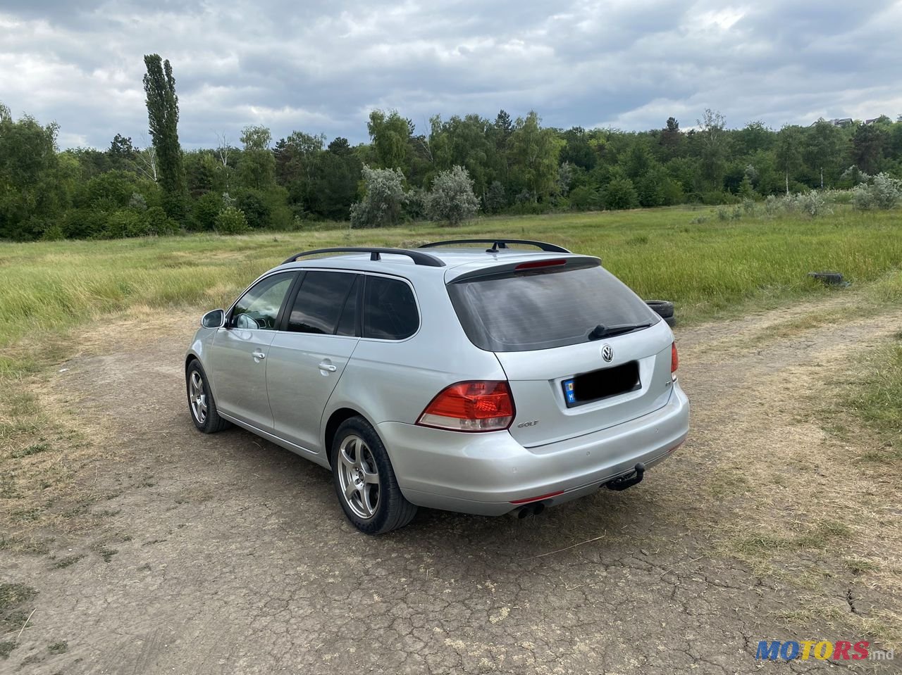 2011' Volkswagen Golf photo #3