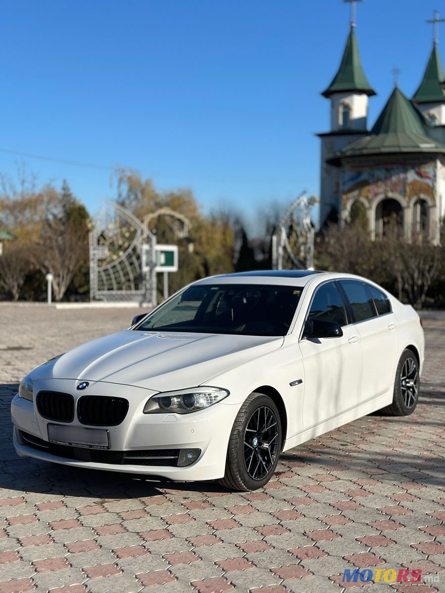 2012' BMW 5 Series photo #2