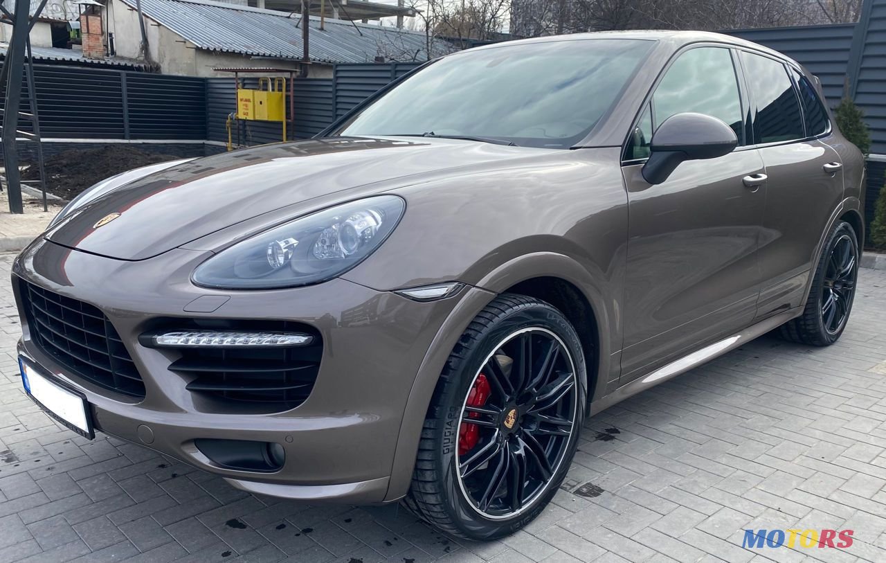 2014' Porsche Cayenne photo #2