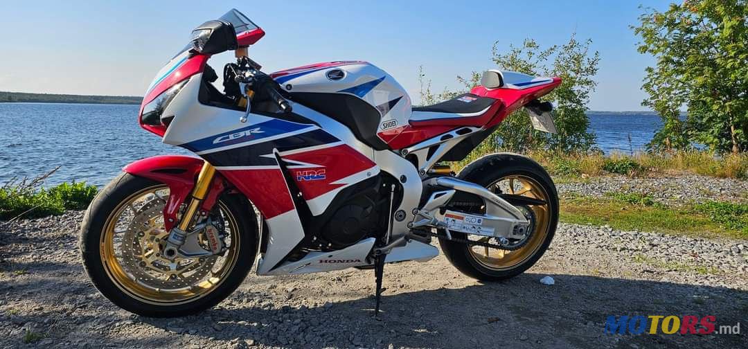 2014' Honda CBR1000RR SP photo #1