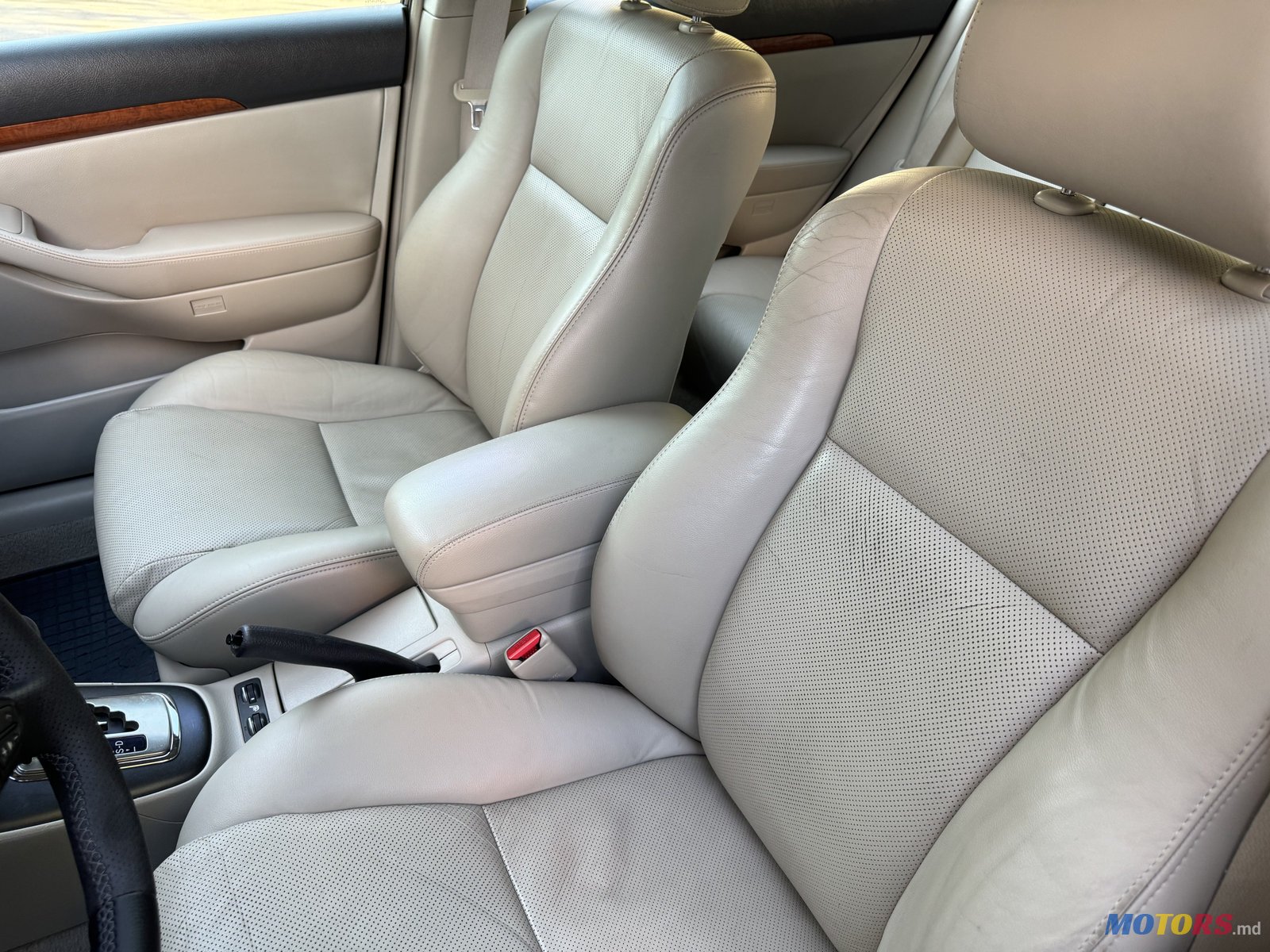 2008' Toyota Avensis photo #3