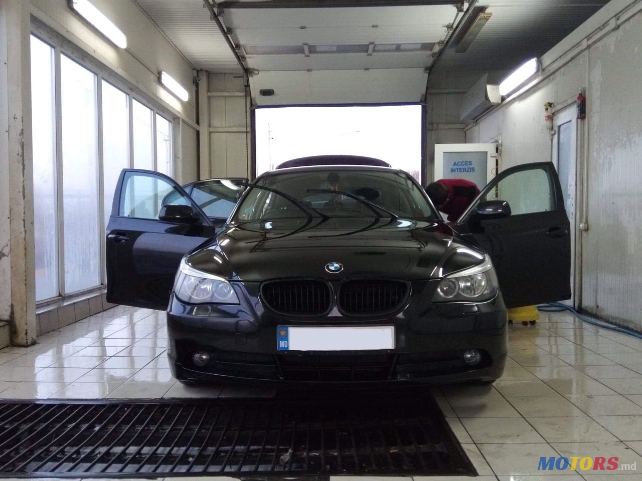 2004' BMW 5 Series photo #1