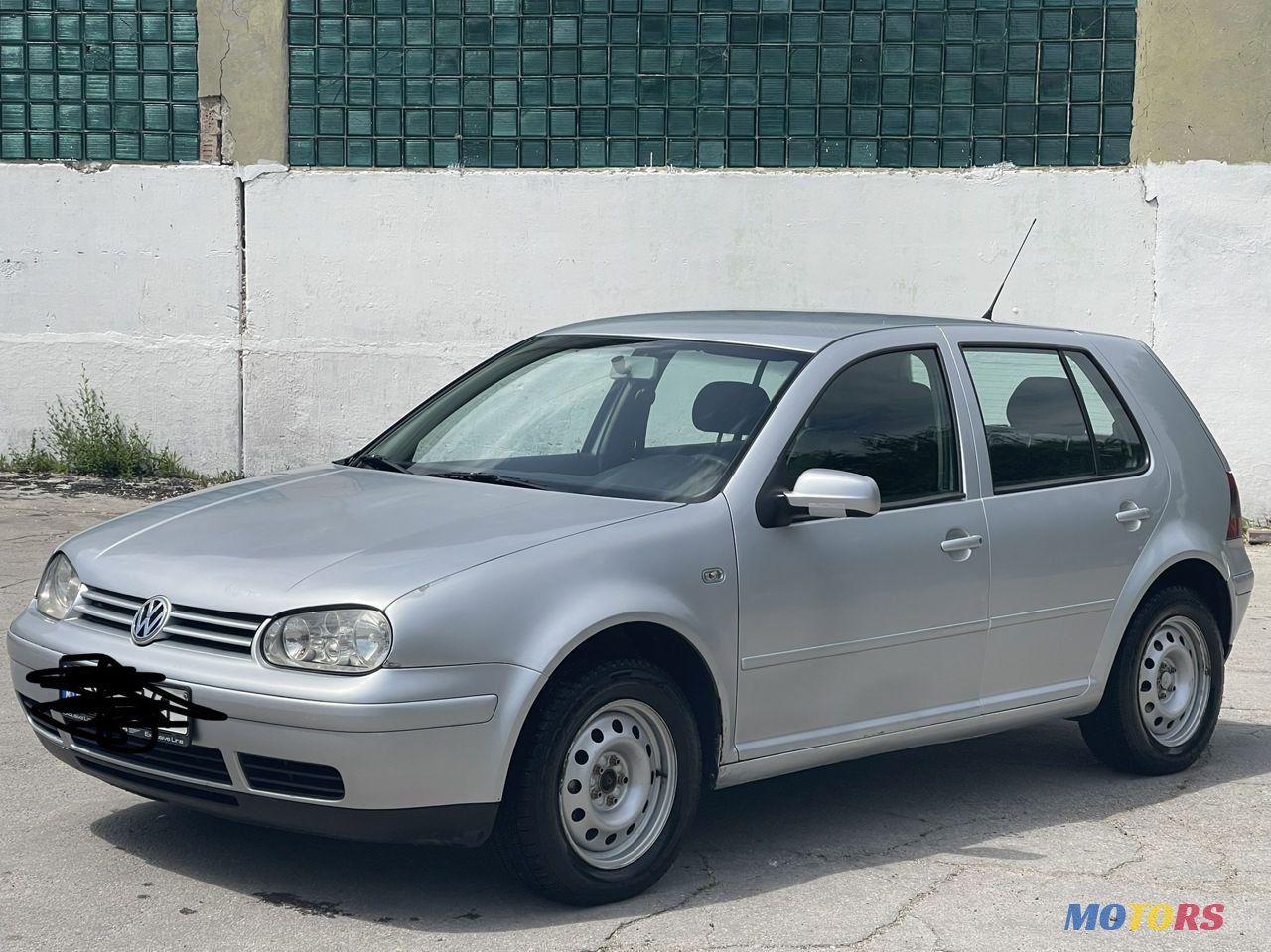 2001' Volkswagen Golf photo #1