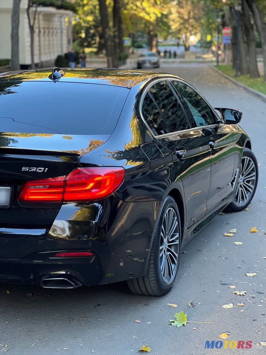 2017' BMW 5 Series photo #4