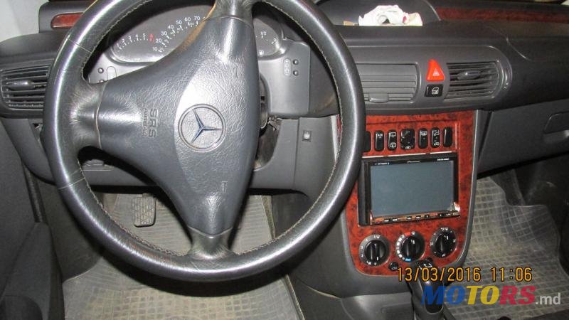 2002' Mercedes-Benz Viano photo #2