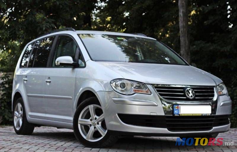 2007' Volkswagen Touran photo #1