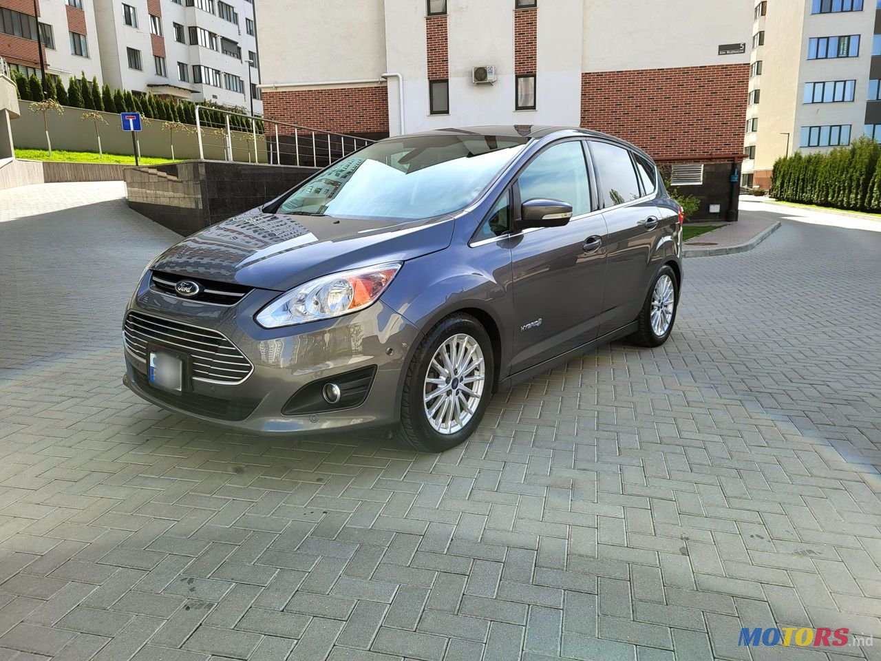 2013' Ford C-MAX photo #2