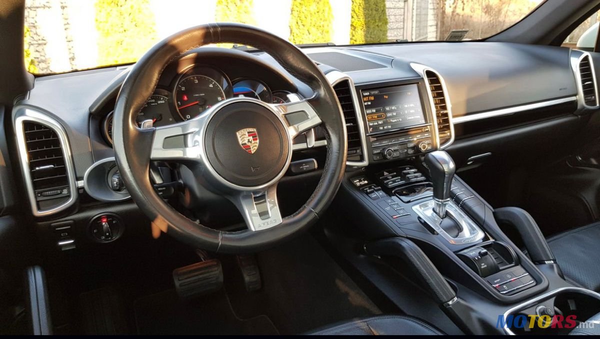 2014' Porsche Cayenne photo #3