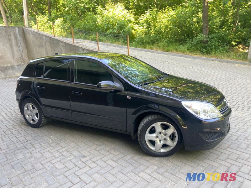 2008' Opel Astra photo #2