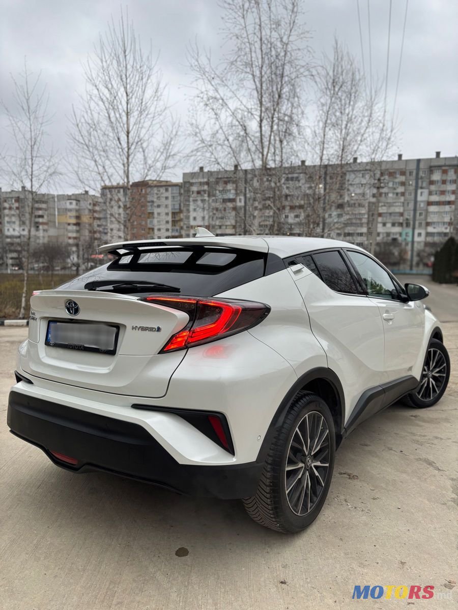 2018' Toyota C-HR photo #5
