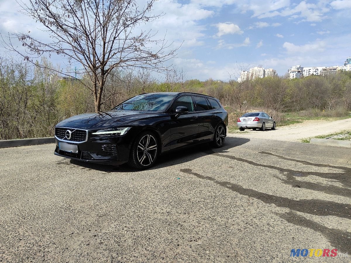 2019' Volvo V60 photo #1