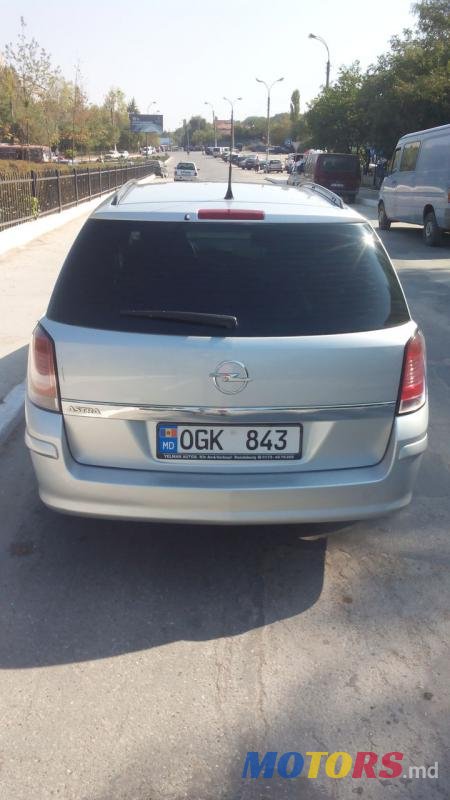 2005' Opel Astra photo #2