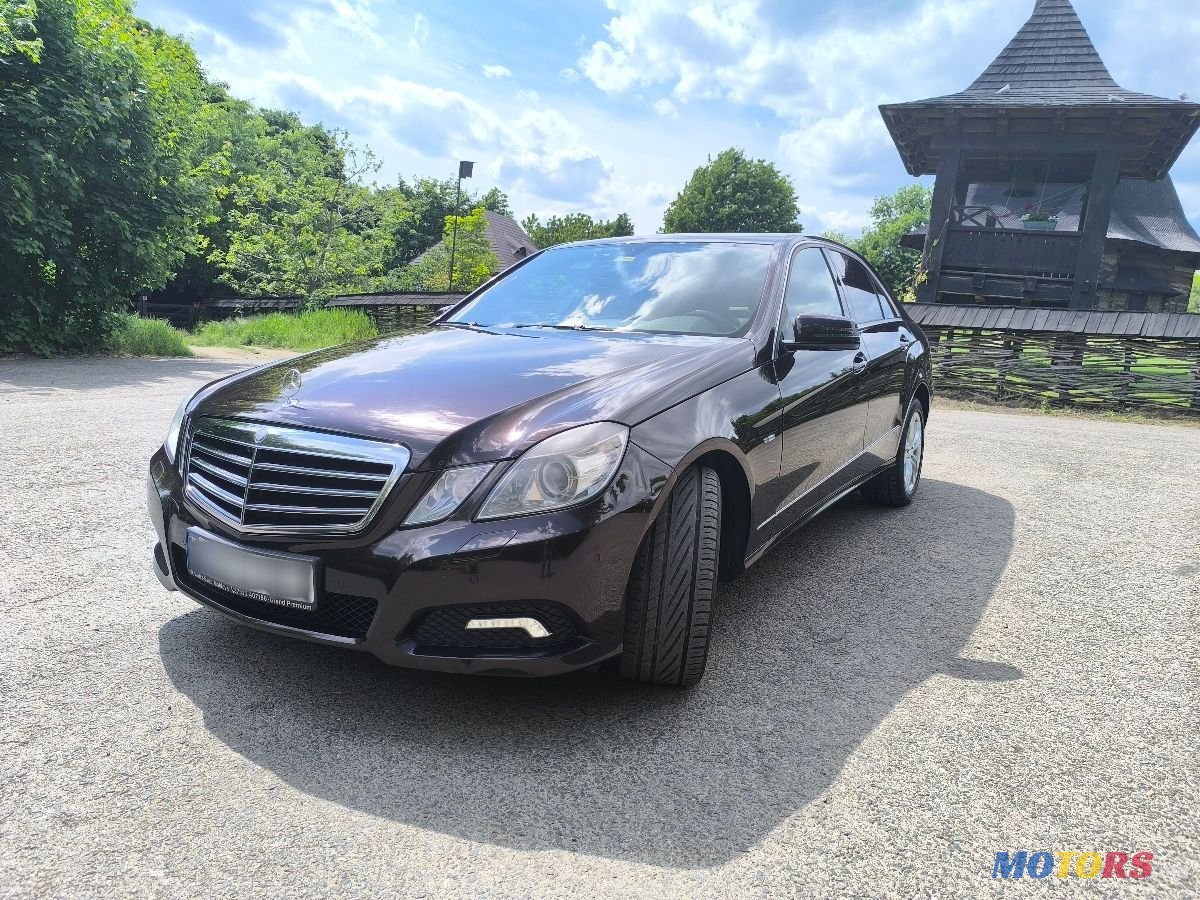 2009' Mercedes-Benz E-Class photo #4
