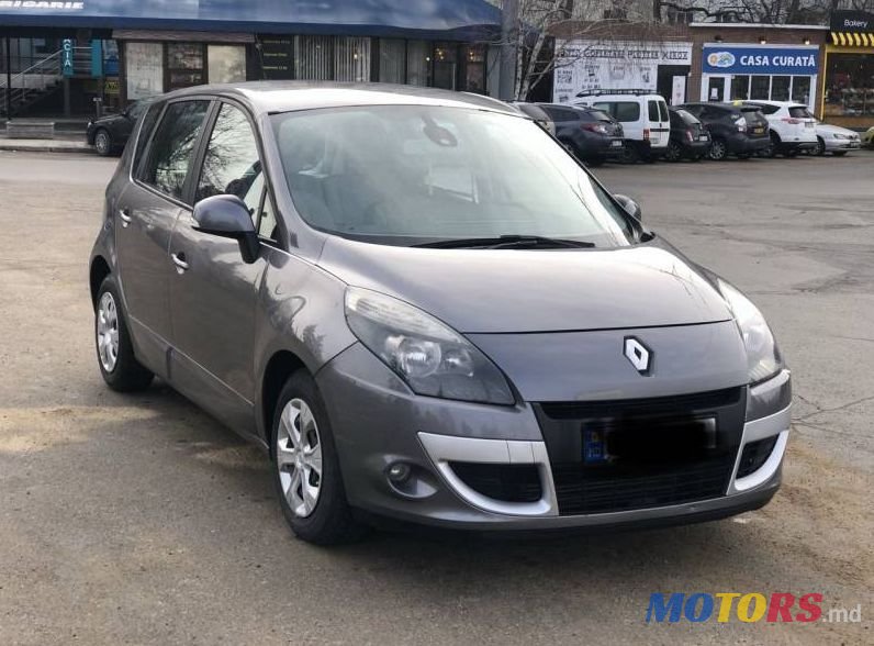 2010' Renault Scenic photo #6
