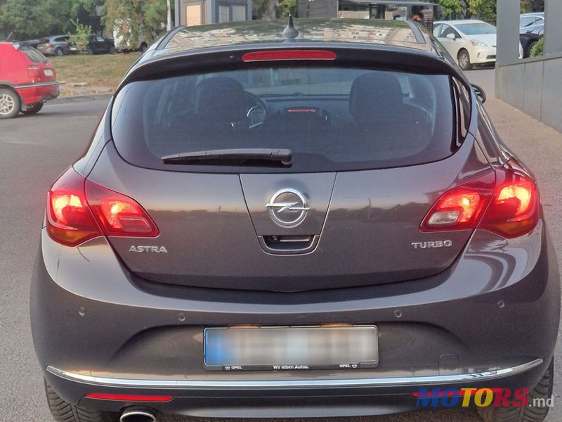 2015' Opel Astra photo #2