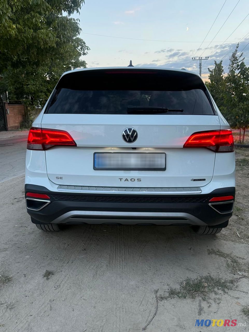 2022' Volkswagen Taos photo #4