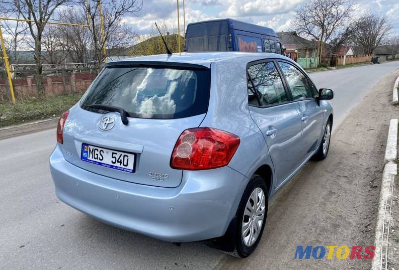 2007' Toyota Auris photo #1